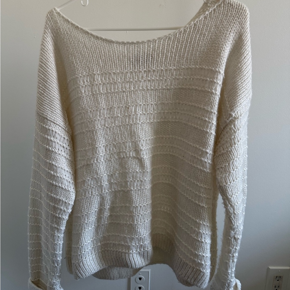 Hollister Women's Cream Knit Sweater